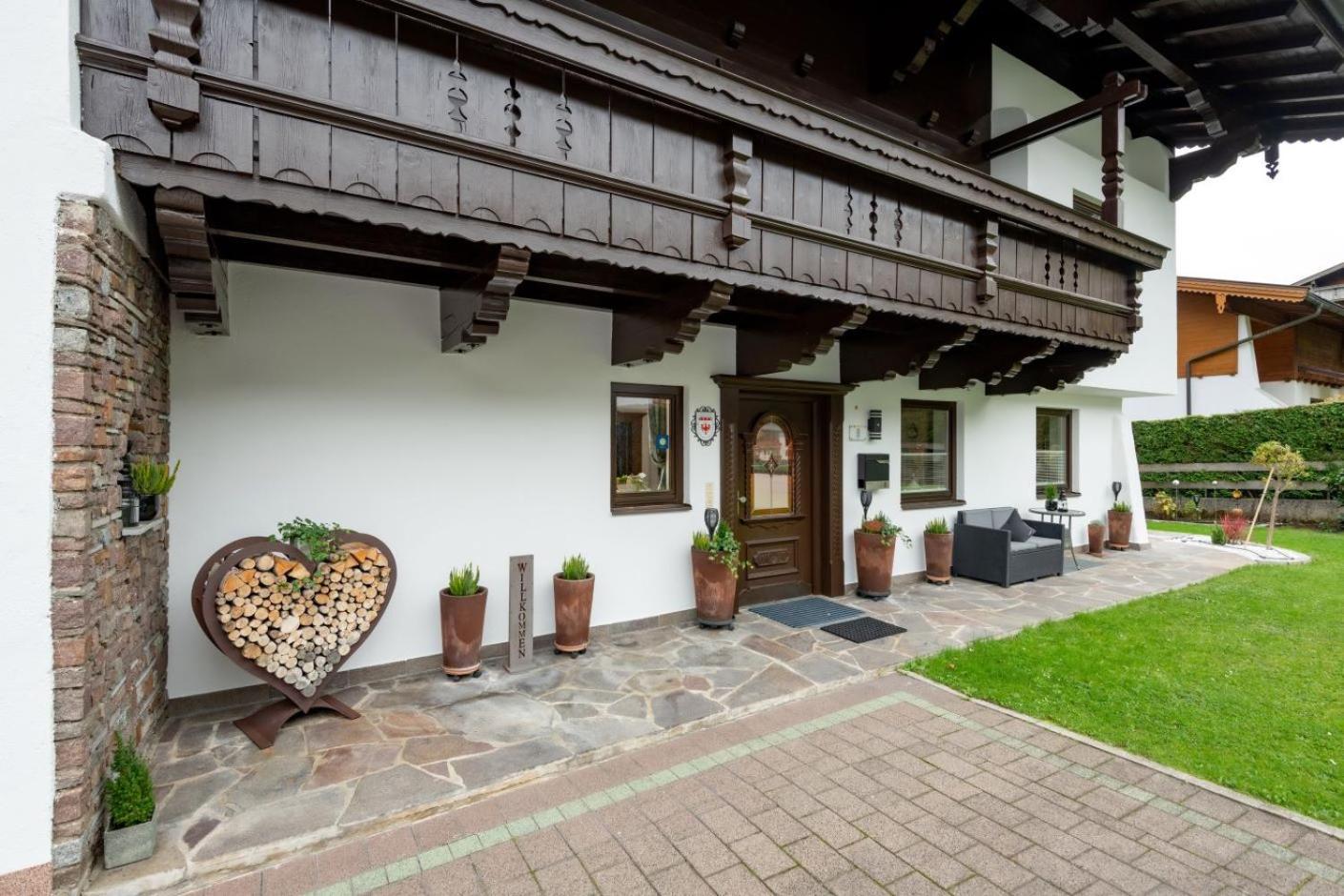 Apartamento Haus Schroll Ried im Zillertal Exterior foto