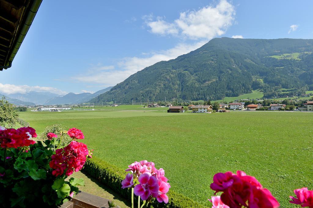 Apartamento Haus Schroll Ried im Zillertal Exterior foto